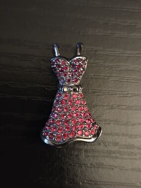 1990's Swarovski Swan Logo Signed Red Crystal Rhinestone Dress Brooch Pin